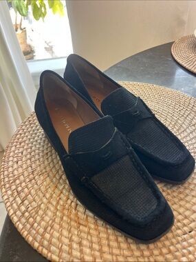 NWOT Donald Pliner black perforated suede healed loafers size 8